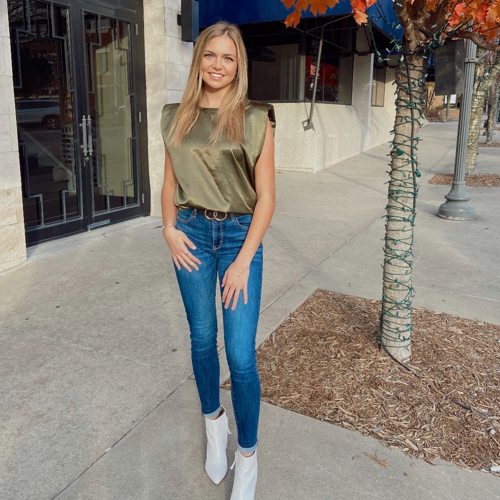 Meet your Posher, Emily